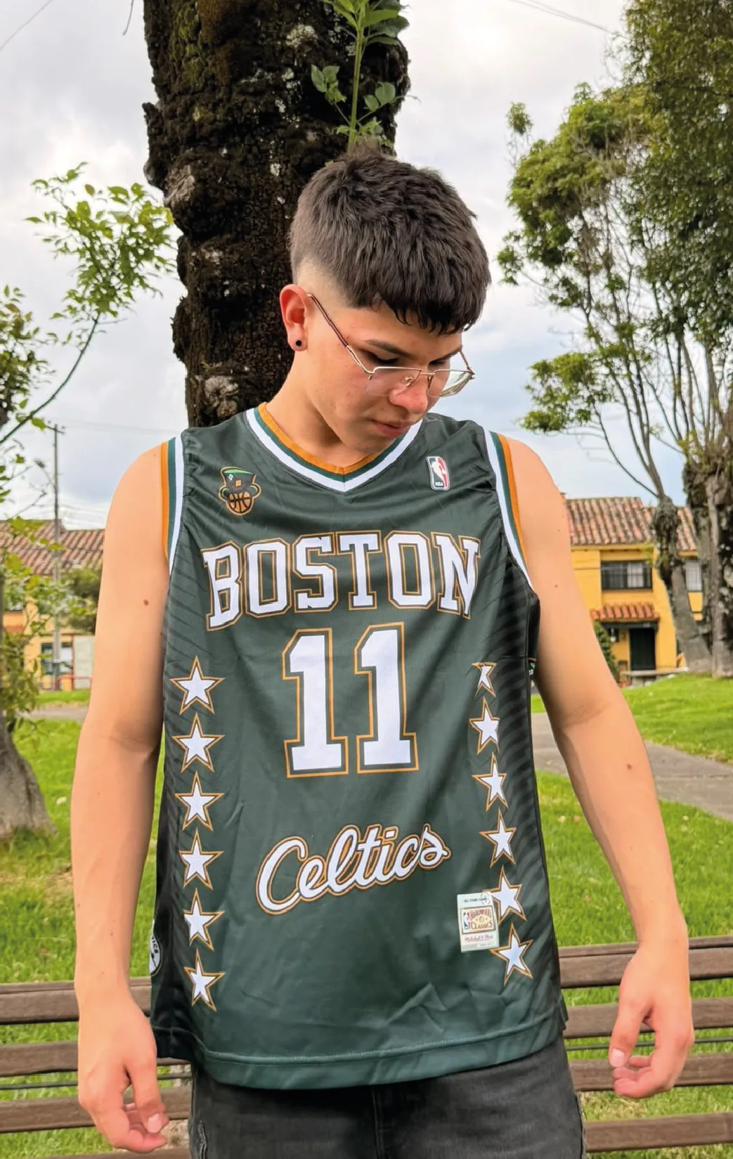 Modelo luciendo el esqueleto bosque 11 de BUCKETS